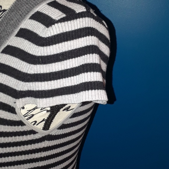 5/25.  Rue 21 Grey & Black striped ribbed sweater - Picture 5 of 8